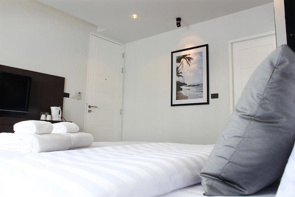 The Artist House Hotel Patong Exterior photo