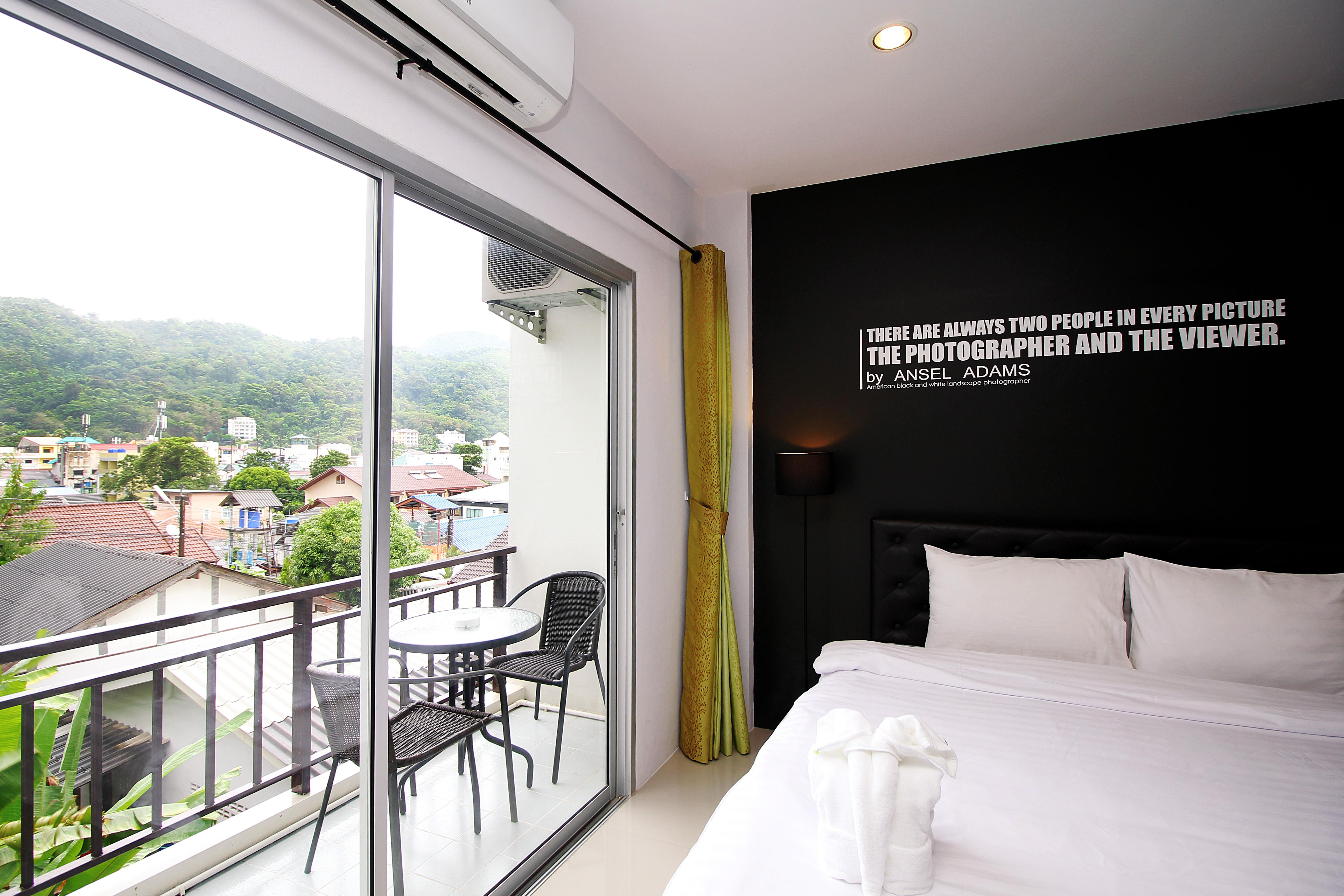 The Artist House Hotel Patong Exterior photo